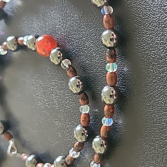 Handmade wolf's head necklace - Picture 4 of 5